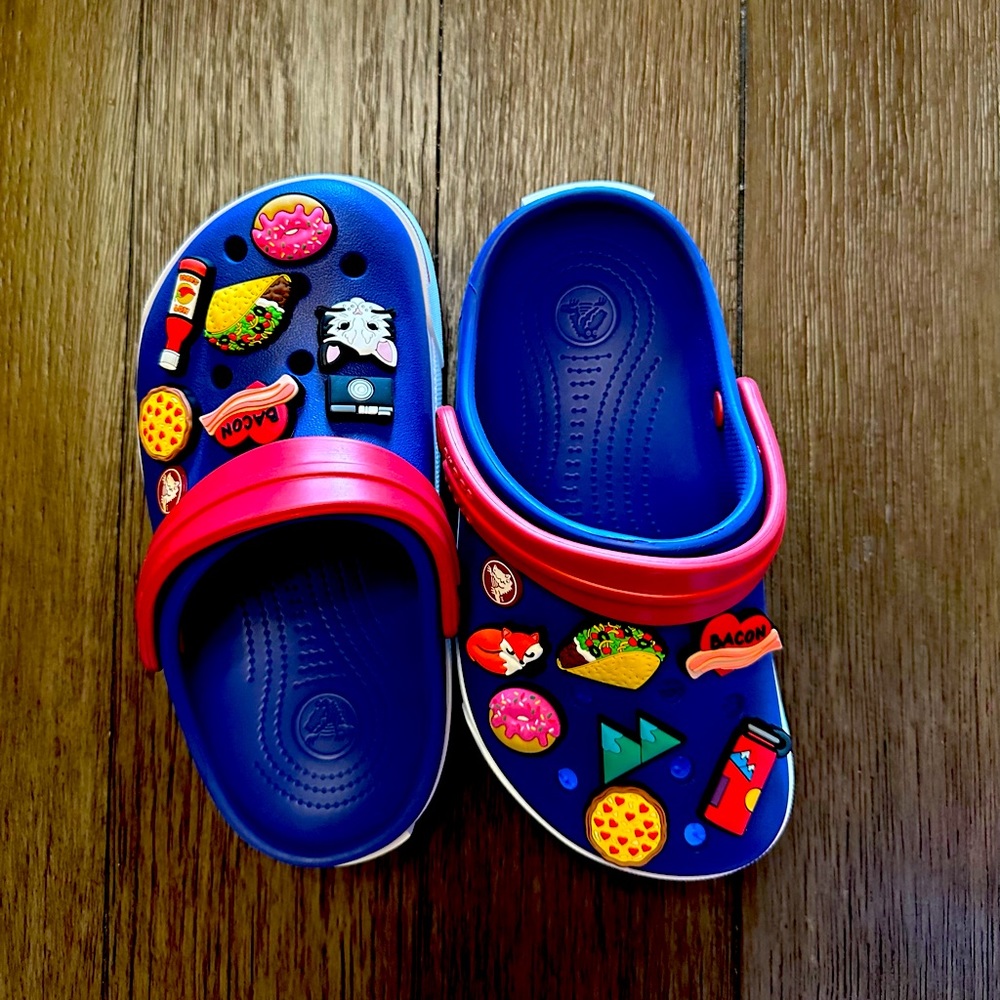 Crocs Navy multicolored size 1 Y